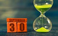 Sandtimer with the date '30 September'