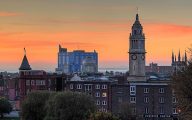 Skyline view of Hull Guildhall (credit: Paul Lakin / Wikimedia Commons)